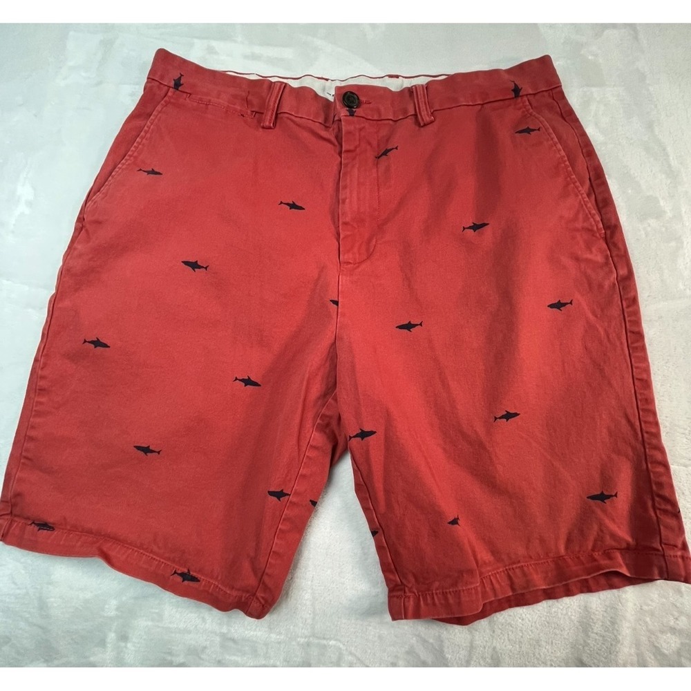 OLD NAVY Ultimate Slim Mens 36 Shorts Shark Print Faded Red 9"‎ inseam